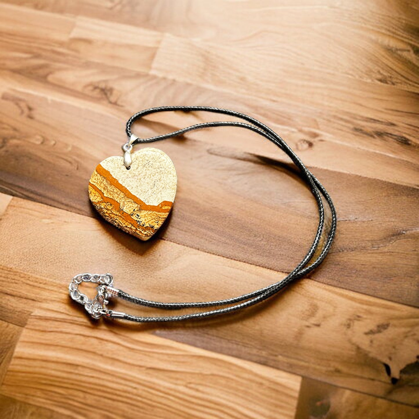 Coeur en bois pétrifié