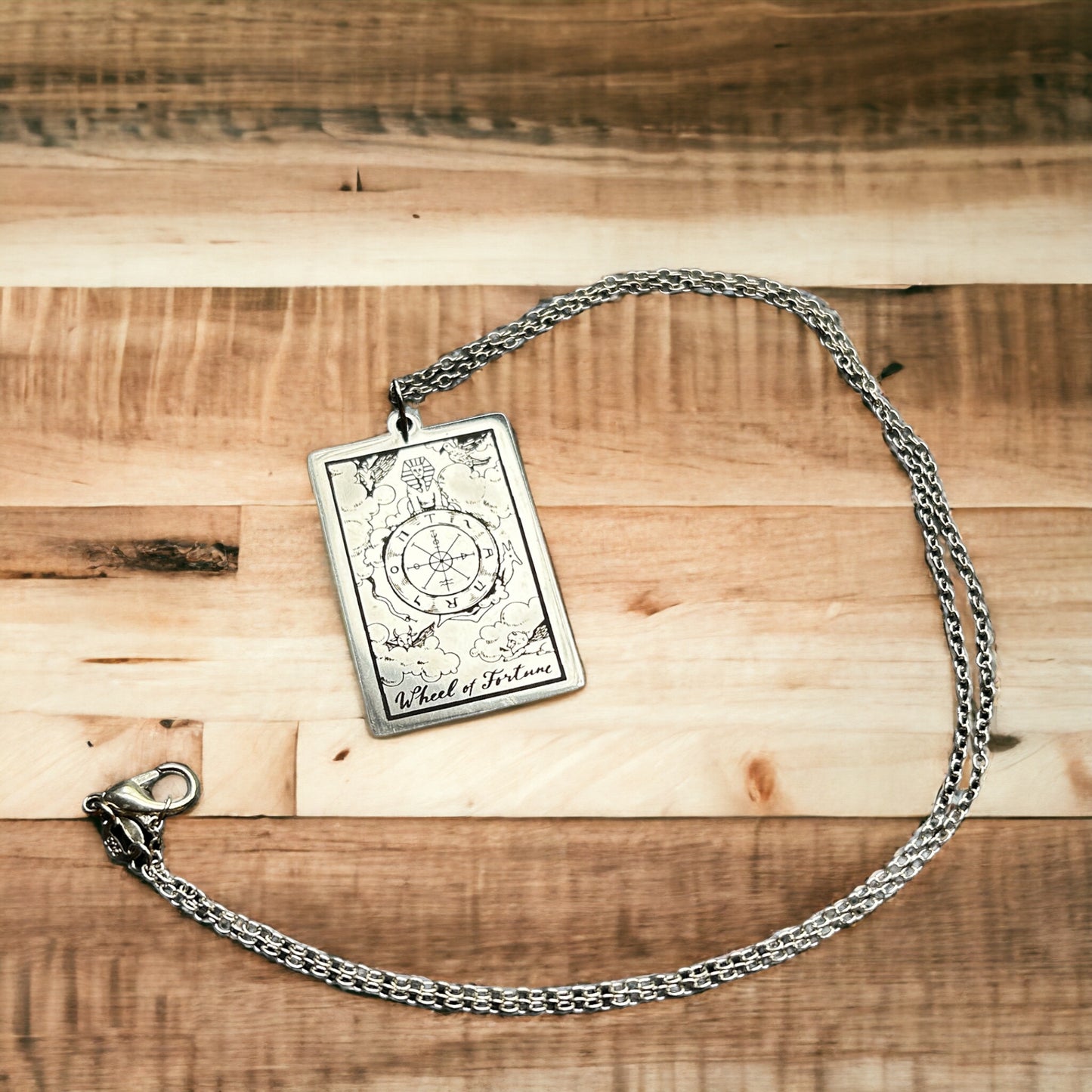 La carta del Tarot de la Rueda de la Fortuna